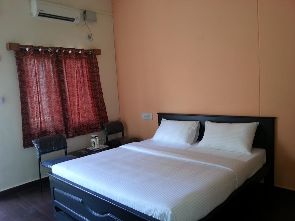 Hotel Sri Sai Comforts Bengaluru Pokój zdjęcie